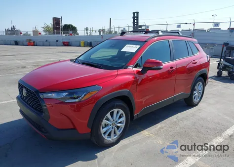 2022 Toyota Corolla Cross Le z USA, uszkodzony, nr VIN 7MUCAABG4NV003343